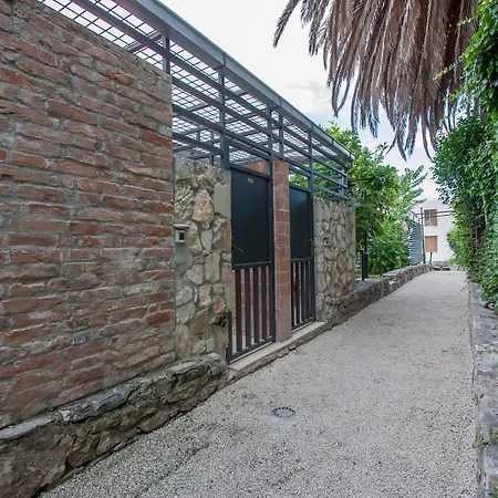 Apart-hotel Garden 3*