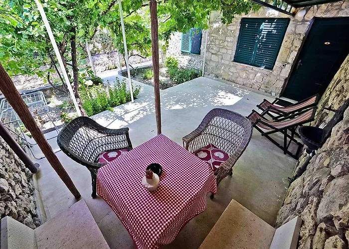 Garden Apartahotel 3*