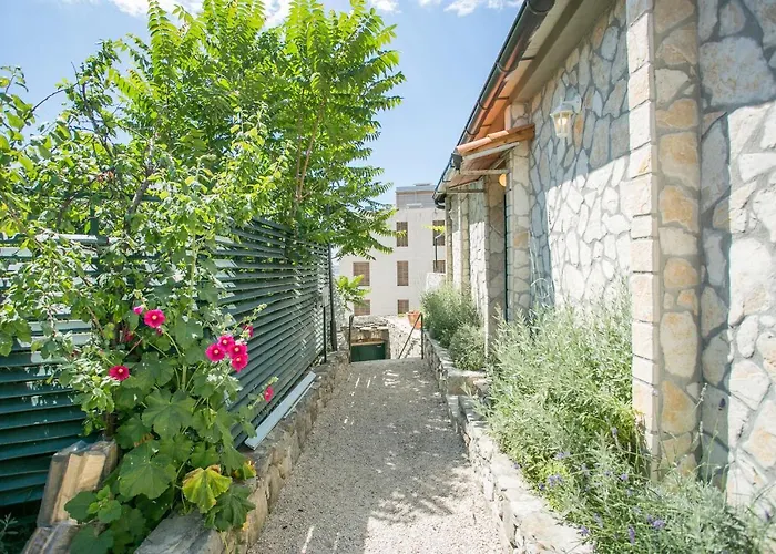 Garden 3* Split