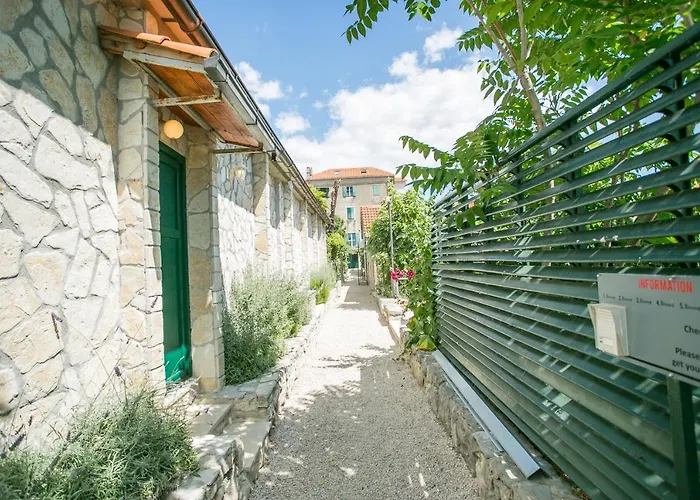 Garden 3* Split