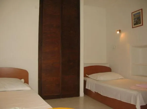 Ξενοδοχείο με διαμερίσματα Garden