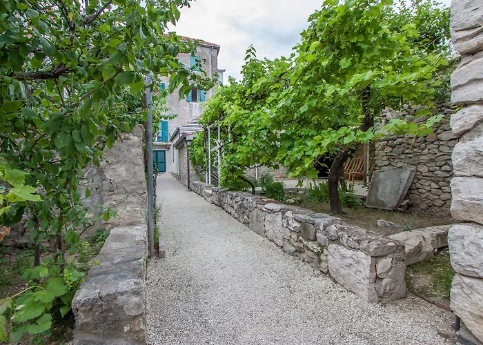 Aparthotel Garden 3*