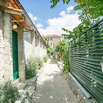 Garden 3* Split