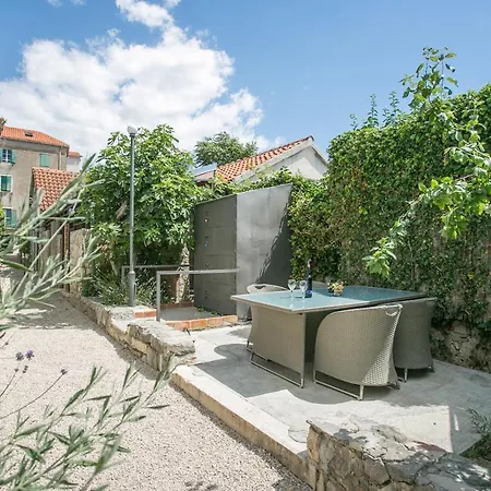 Apart Otel Garden 3*